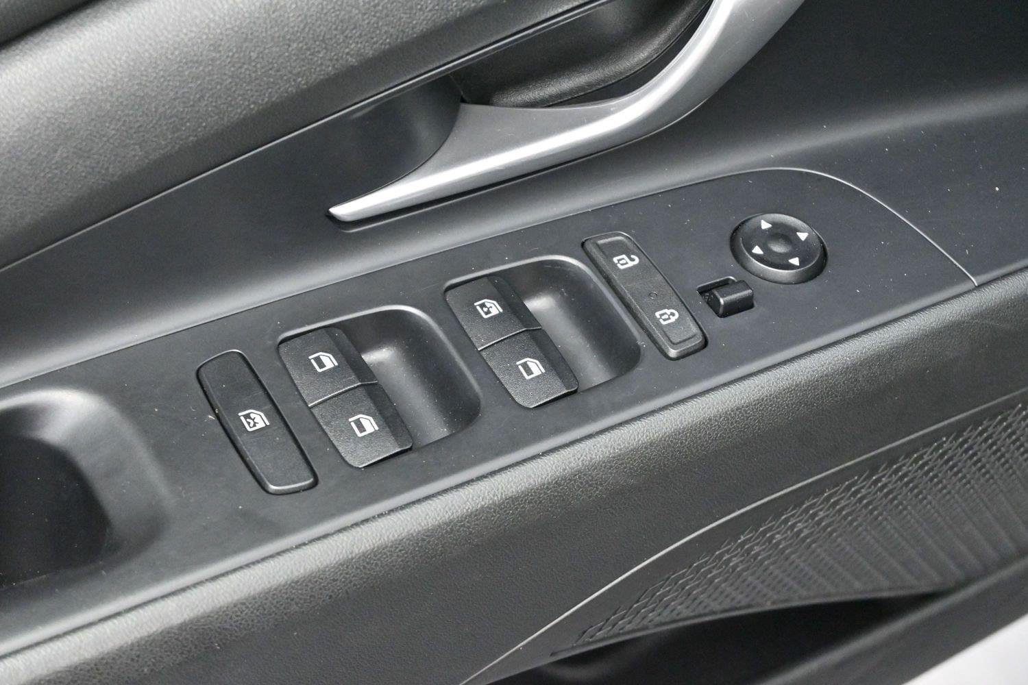 Used 2021 Phantom Black Hyundai Limited image 11