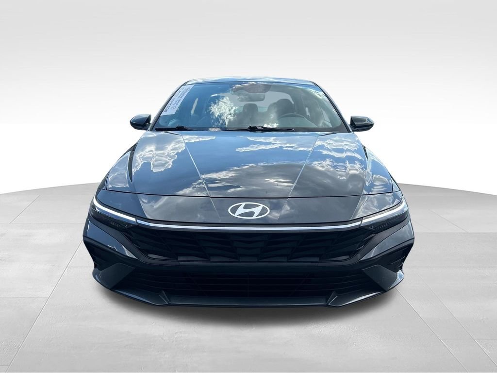 Used 2025 Gray Hyundai SEL Sport image 8