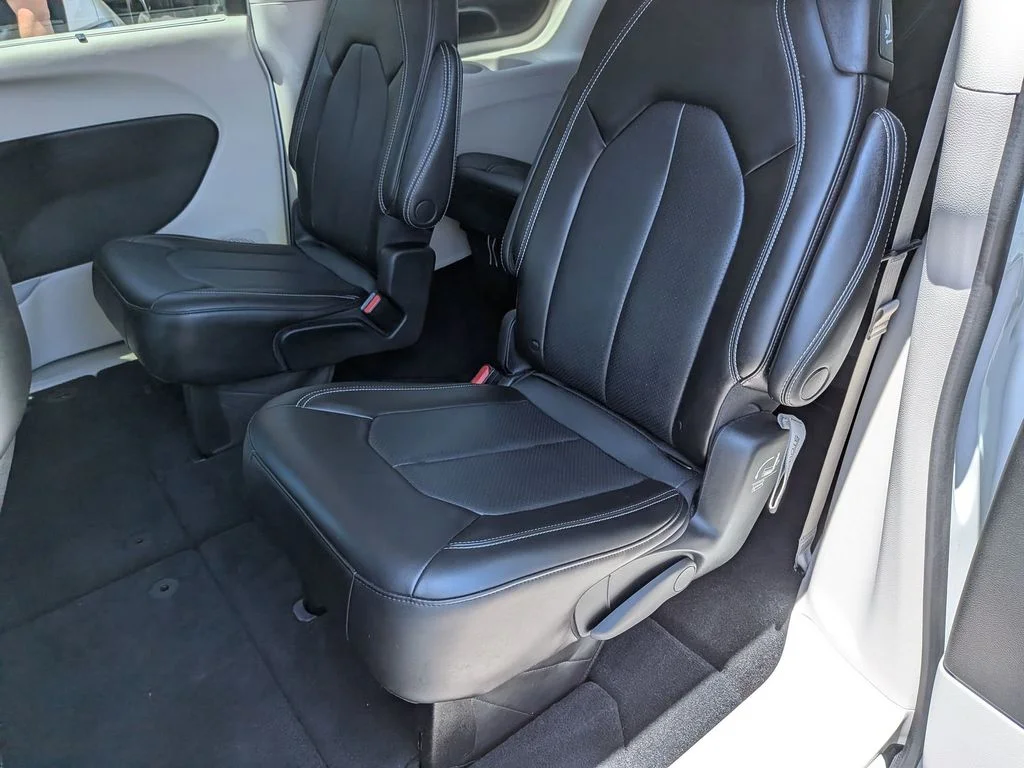 Used 2023 White Chrysler Touring L image 22