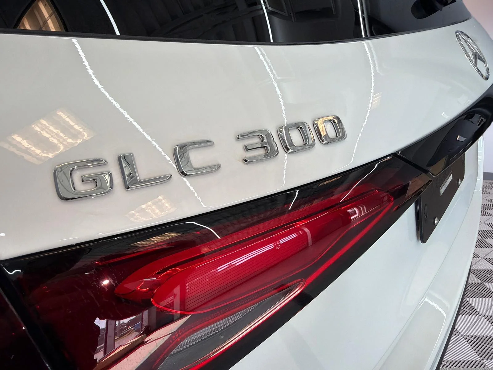 New 2026 White Mercedes-Benz GLC 300 4MATIC SUV image 33