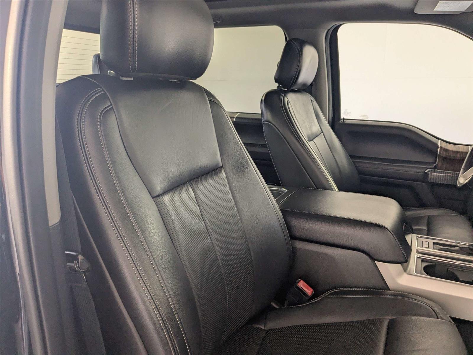 Used 2019 Agate Black FORD  image 33
