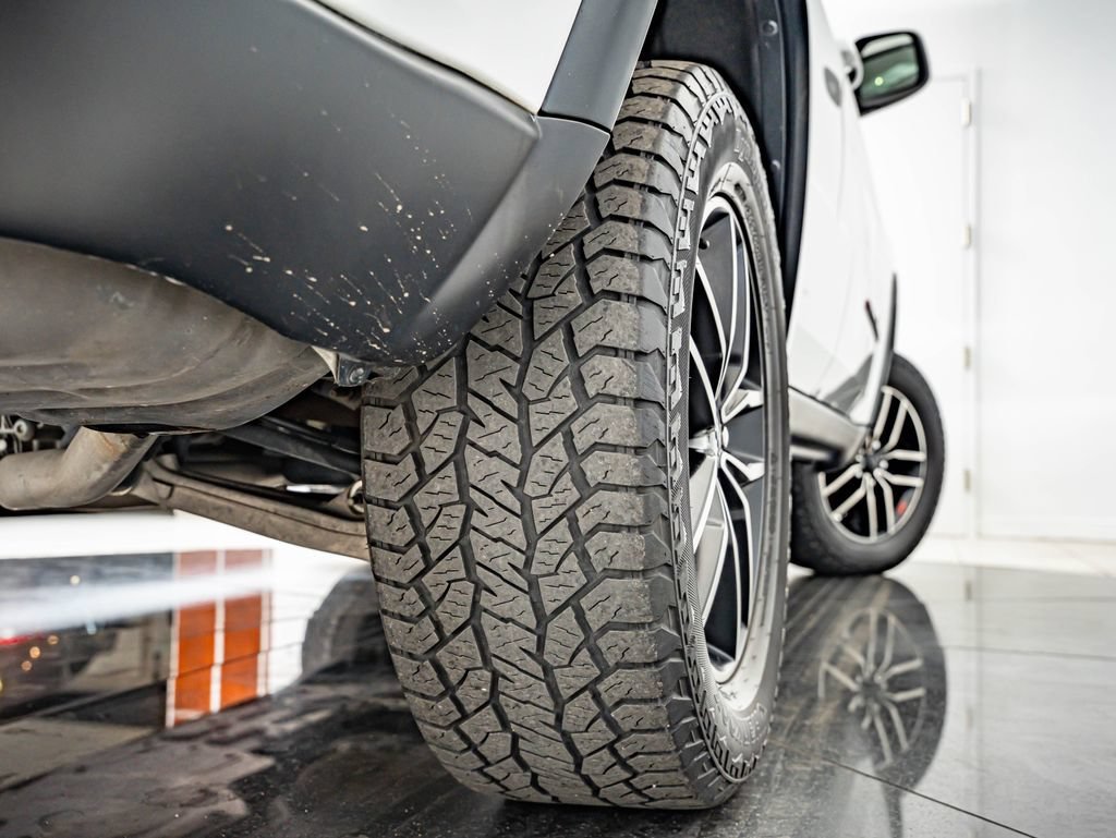 Used 2019 Bright White Clearcoat Jeep Trailhawk image 45