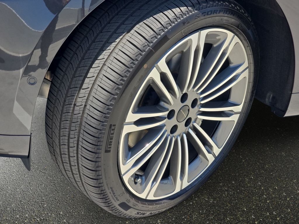New 2026 Carpathian Grey Land Rover Dynamic SE image 34