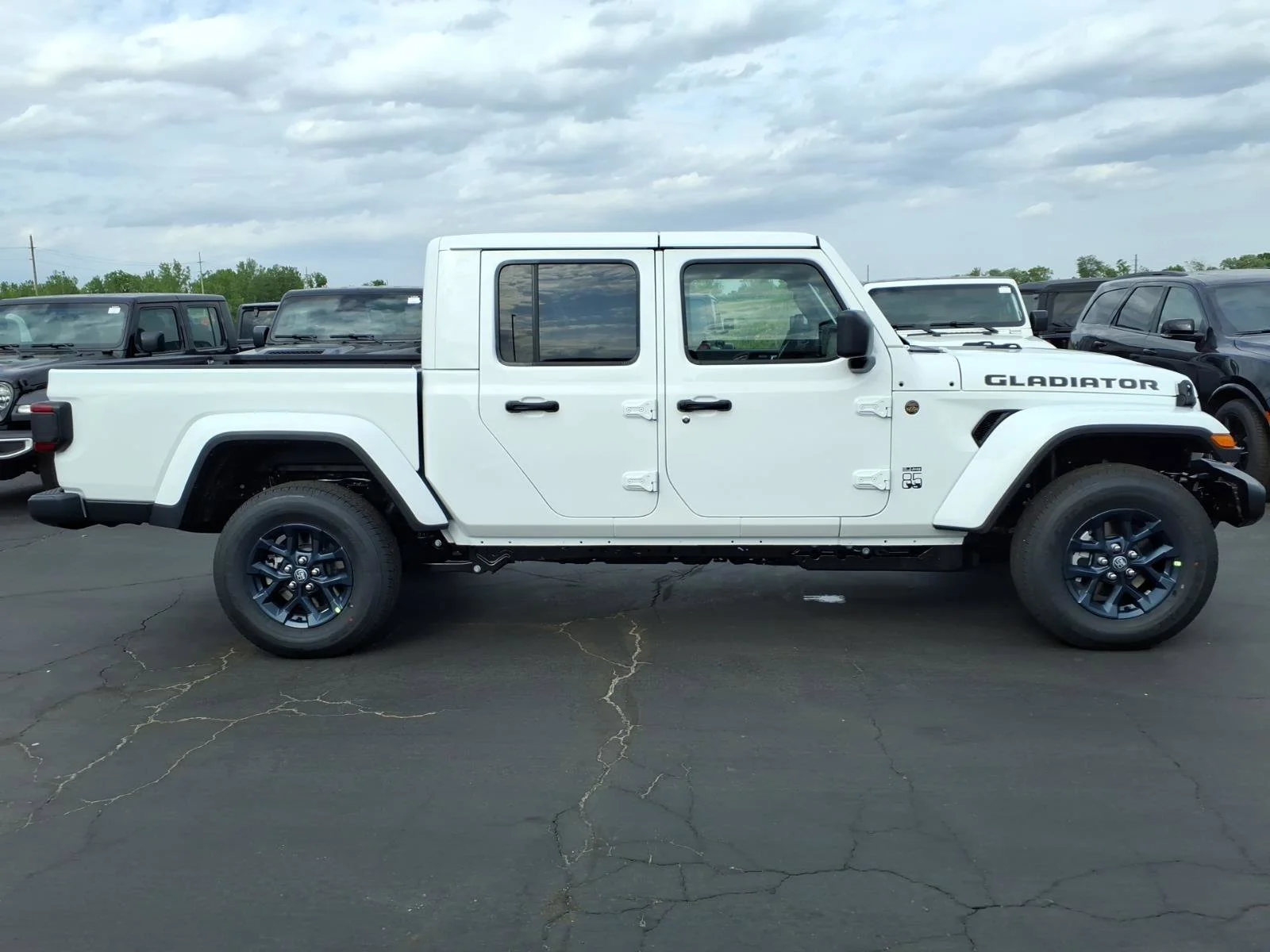 New 2026 Bright White Clearcoat Jeep 85th Anniversary Edition image 17