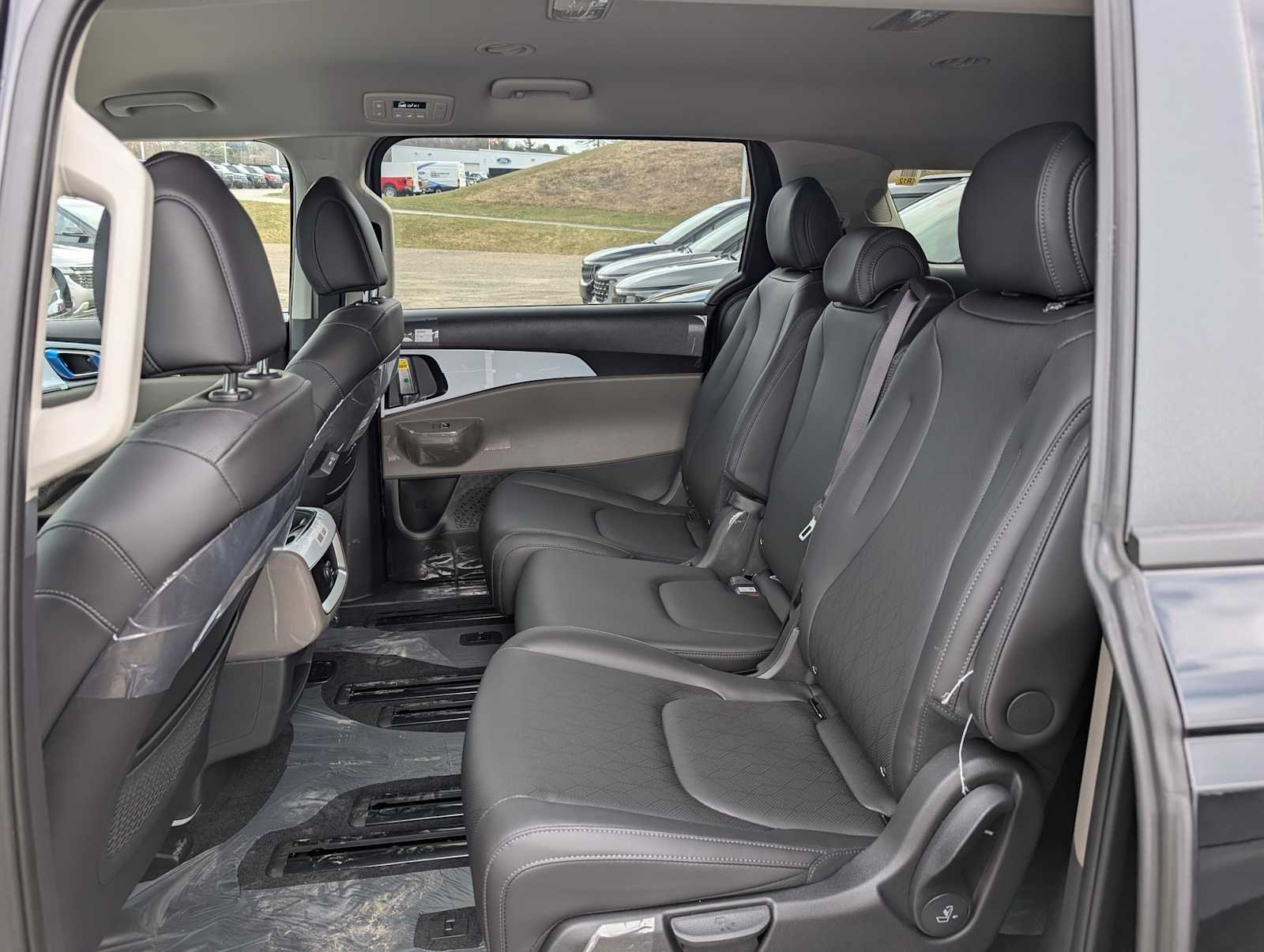 2026 Kia Carnival LXS - Photo 16