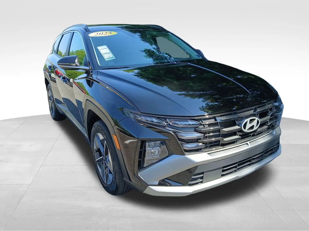 Used 2025 Black Hyundai SEL Convenience image 15