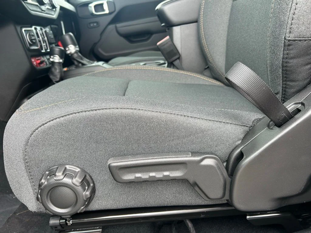 2026 Jeep Wrangler 4-Door Willys - Photo 12