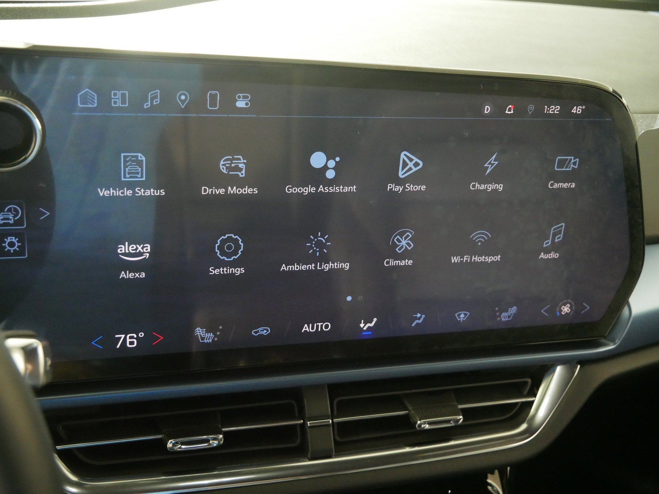 2024 Chevrolet Equinox EV LT - Photo 31