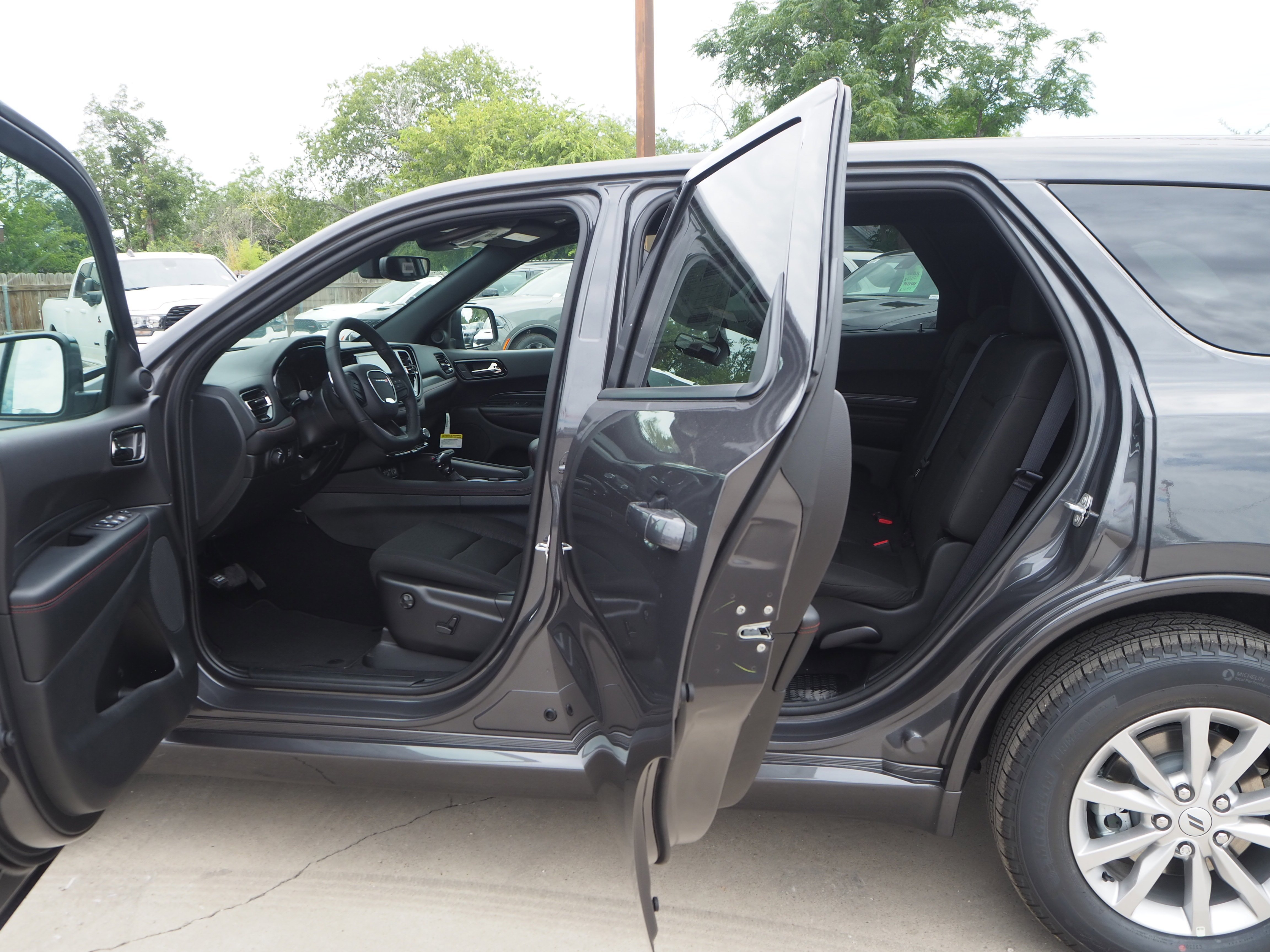 2025 Dodge Durango GT photo 2