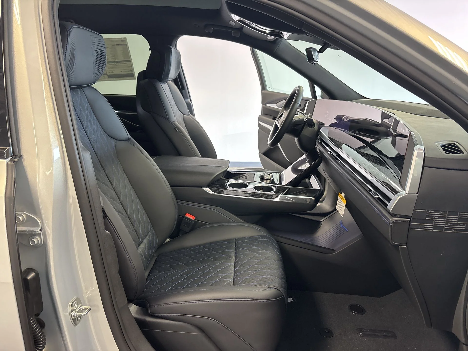 2025 Cadillac Escalade IQ Luxury 1 - Photo 75