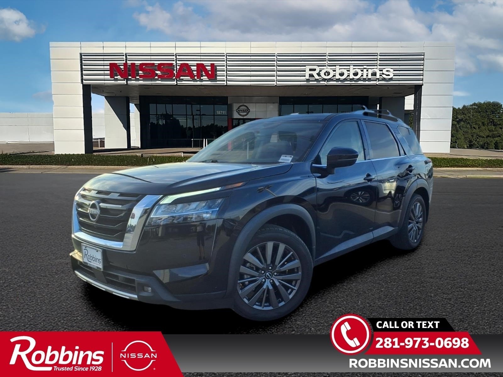 2022 Nissan Pathfinder SL Black at Robbins Nissan