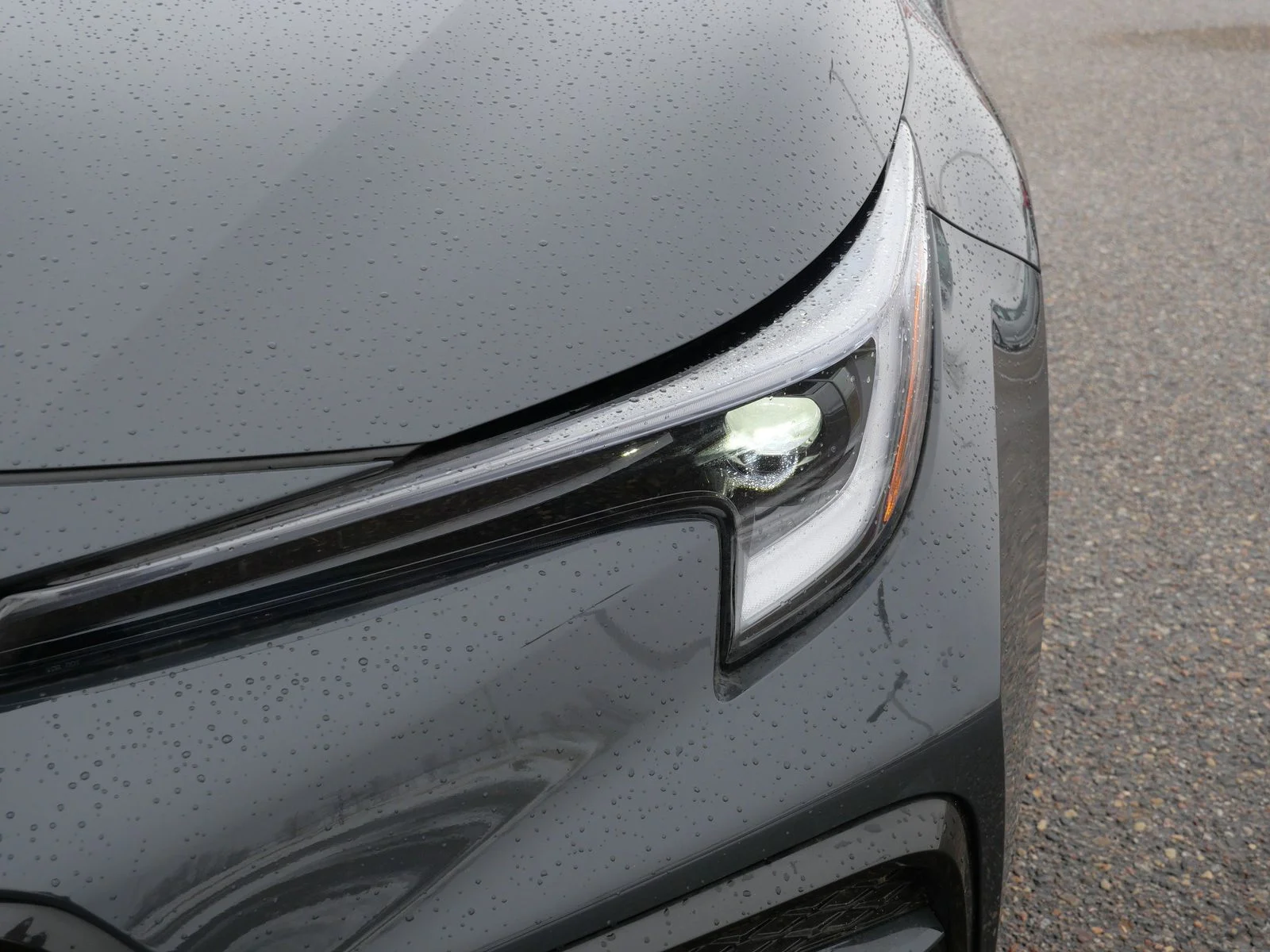 2026 Toyota Corolla SE - Photo 9