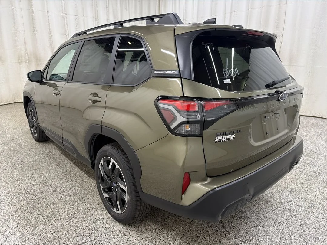 New 2026 AUTUMN GREEN METALLIC Subaru Limited image 9