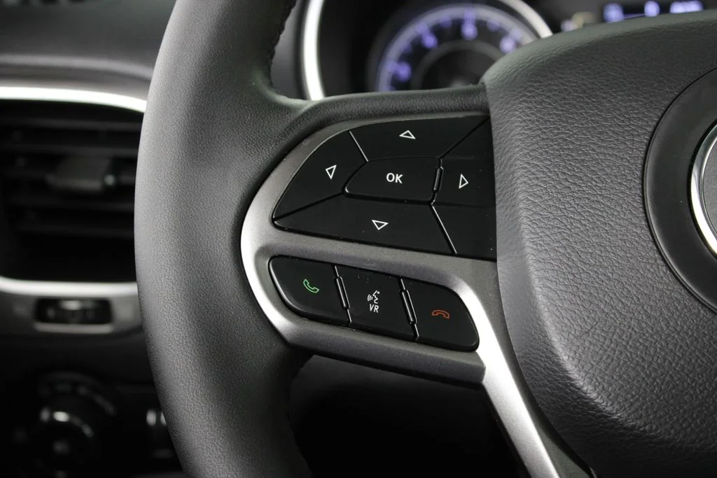 Used 2020 Gray Jeep Latitude Plus image 25