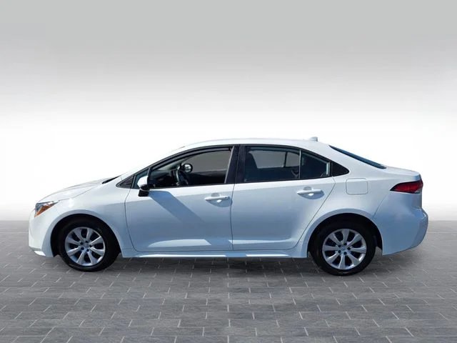 Used 2025 White Toyota LE image 4