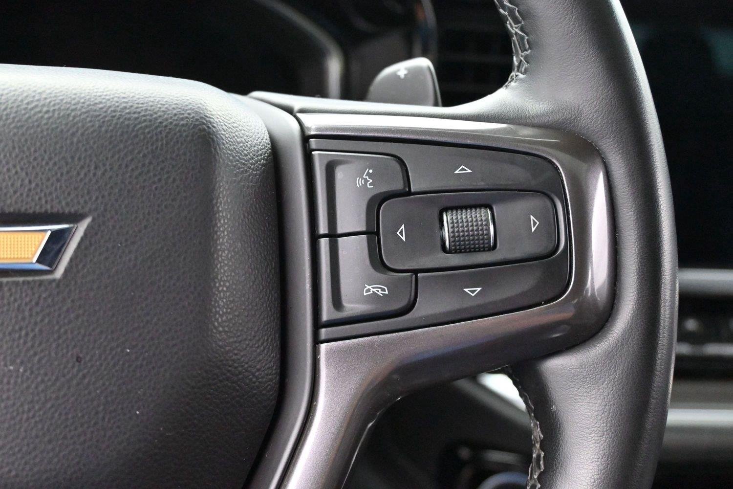 Used 2023 STERLING GRAY METALLIC Chevrolet High Country image 18