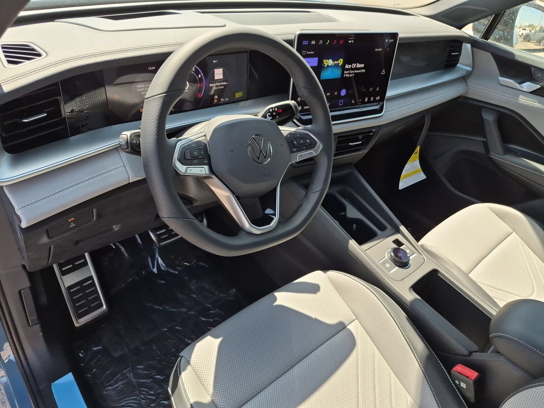 New 2026 Monterey Blue w/Deep Black Roof Volkswagen SE R-Line Black image 10