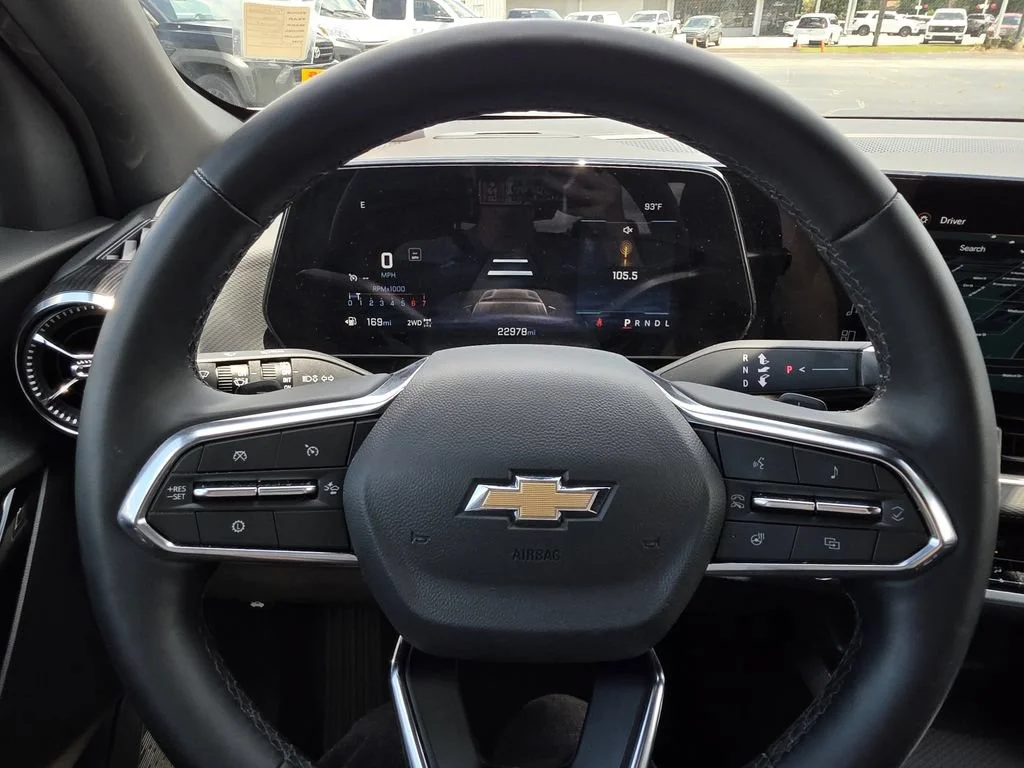Used 2026 Summit White Chevrolet LT image 31