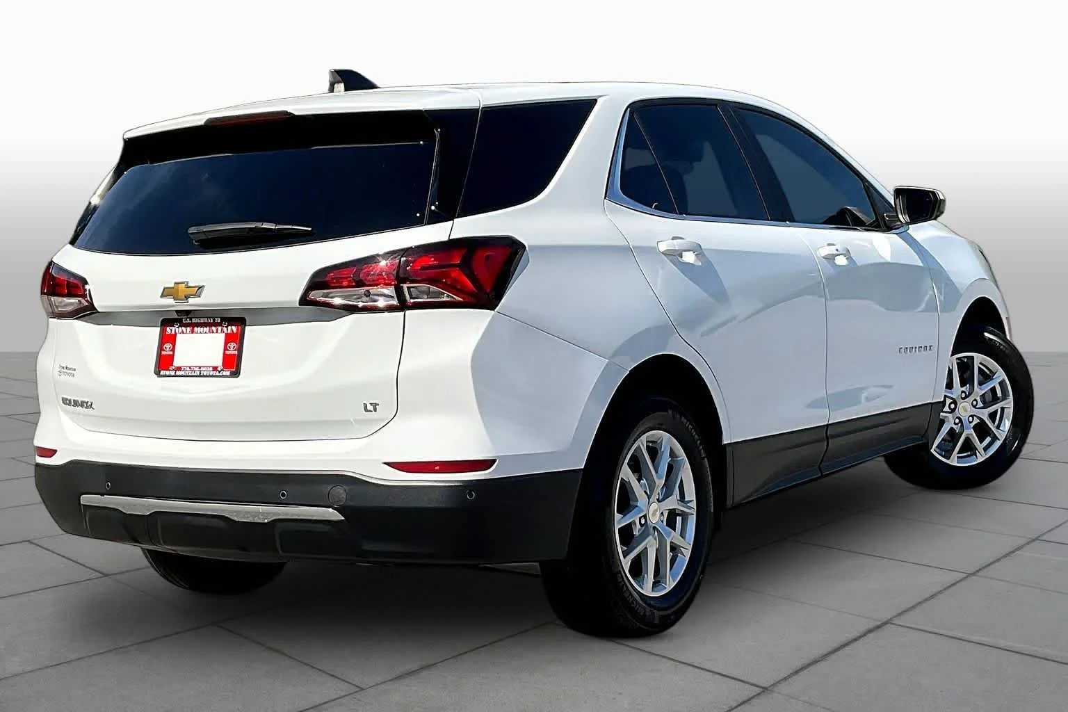 Used 2024 Summit White Chevrolet LT image 25