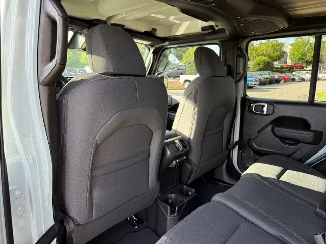 New 2026 Earl Clearcoat Jeep Sport S image 24
