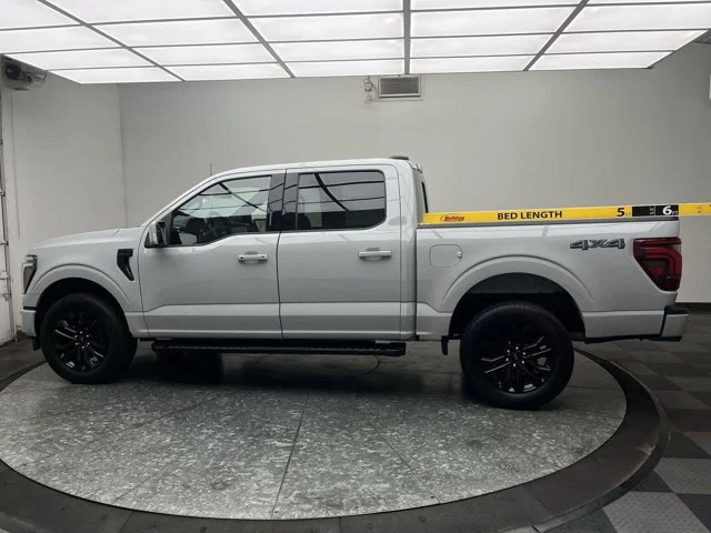 Used 2024 White Ford LARIAT image 3