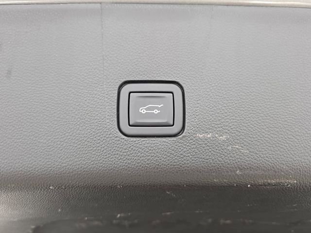 Used 2023 Gray Chevrolet RS image 34