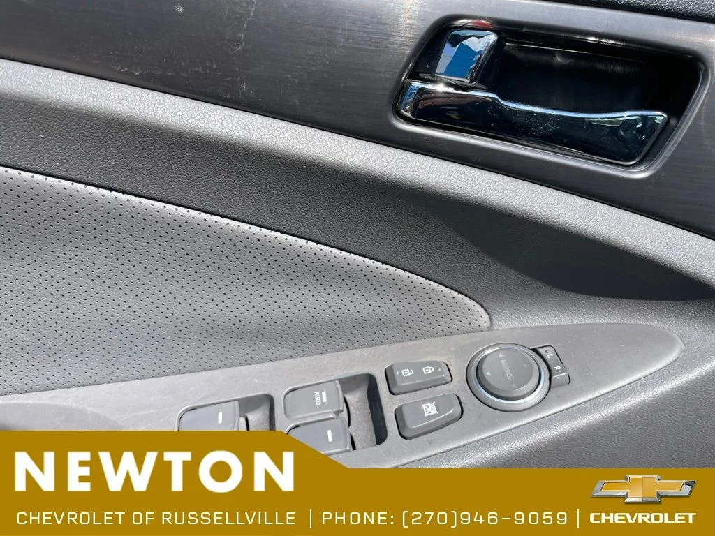 Used 2014 Black Onyx Pearl Hyundai Limited image 9
