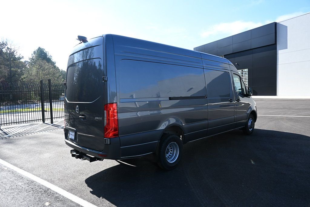 Used 2026 Selenite gray metallic Mercedes-Benz Cargo 170 WB image 25