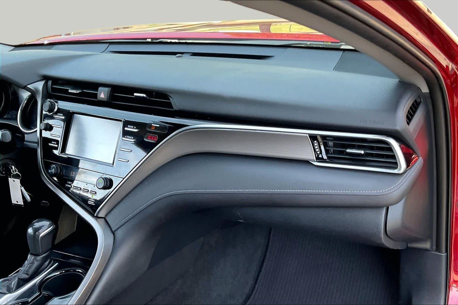 Used 2018 Ruby Flare Pearl Toyota SE image 18