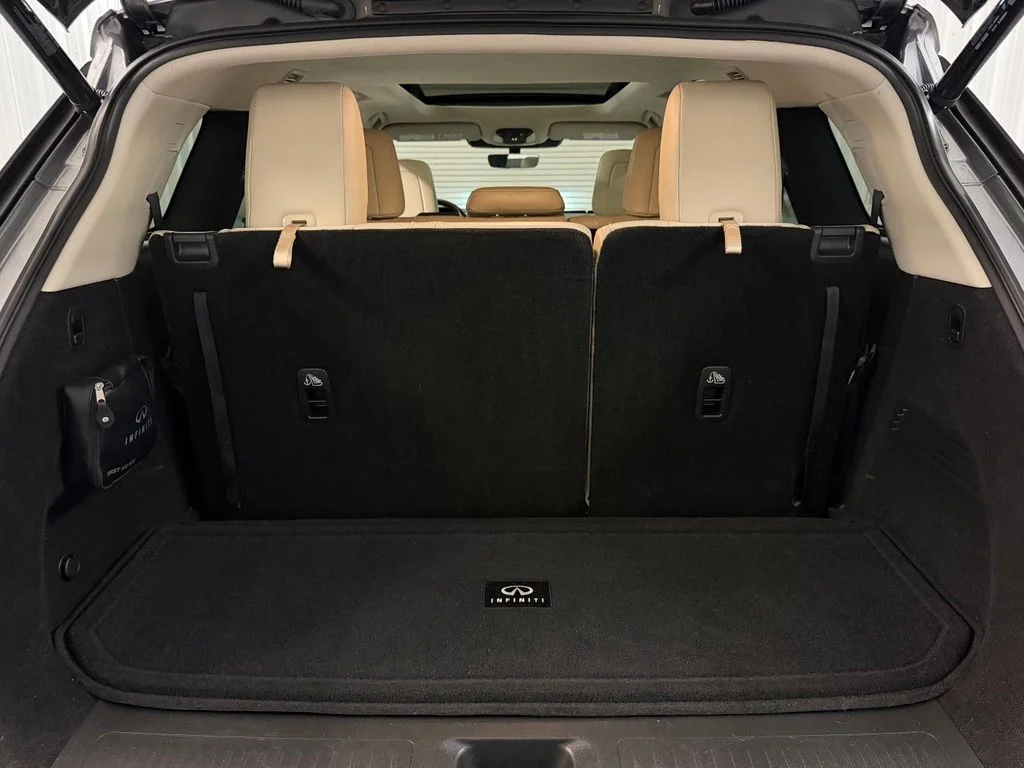 Used 2024 Gray INFINITI LUXE image 37