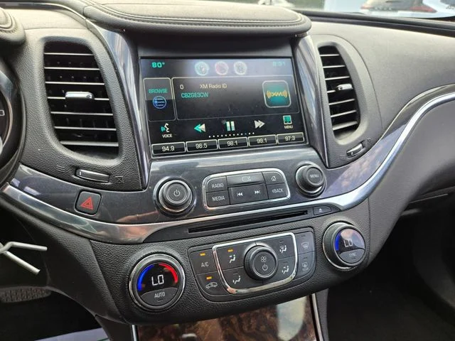 Used 2015 White Chevrolet LT image 26