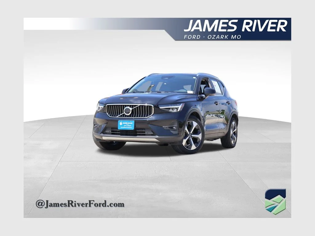 2025 Volvo XC40