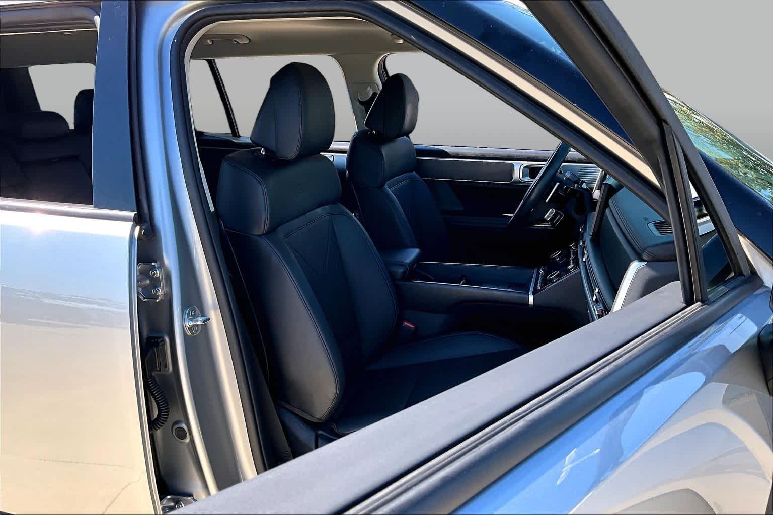 Used 2024 Shimmering Silver Hyundai XRT image 9