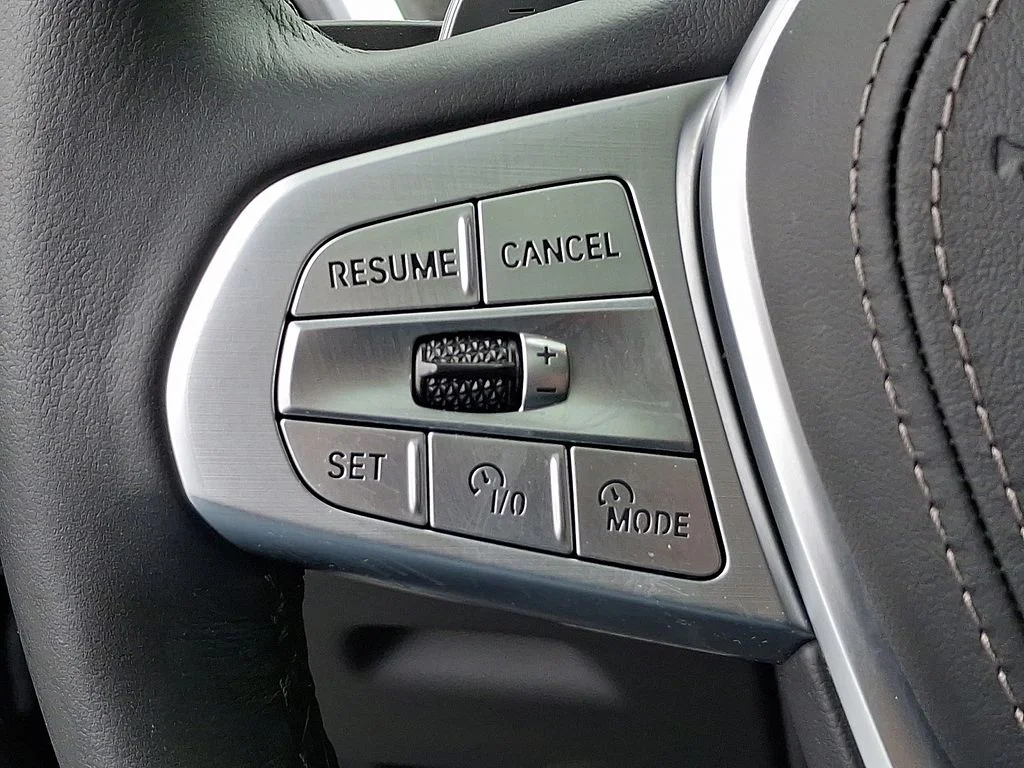 Used 2024 Black Sapphire Metallic BMW xDrive40i image 17