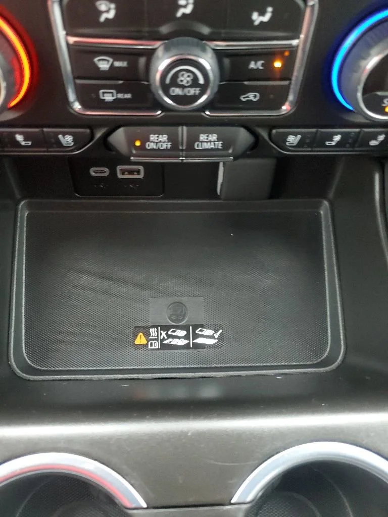 Used 2024 Summit White Chevrolet Premier image 30