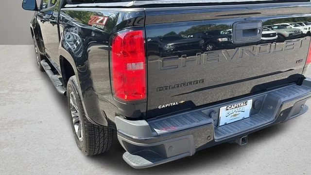 Used 2022 BLACK Chevrolet 4WD Z71 image 38