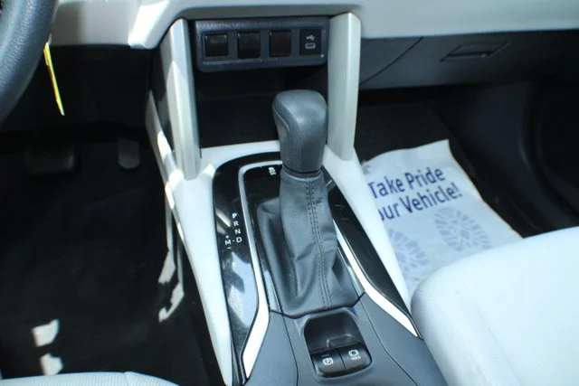 Used 2024 Wind Chill Pearl Toyota L image 8