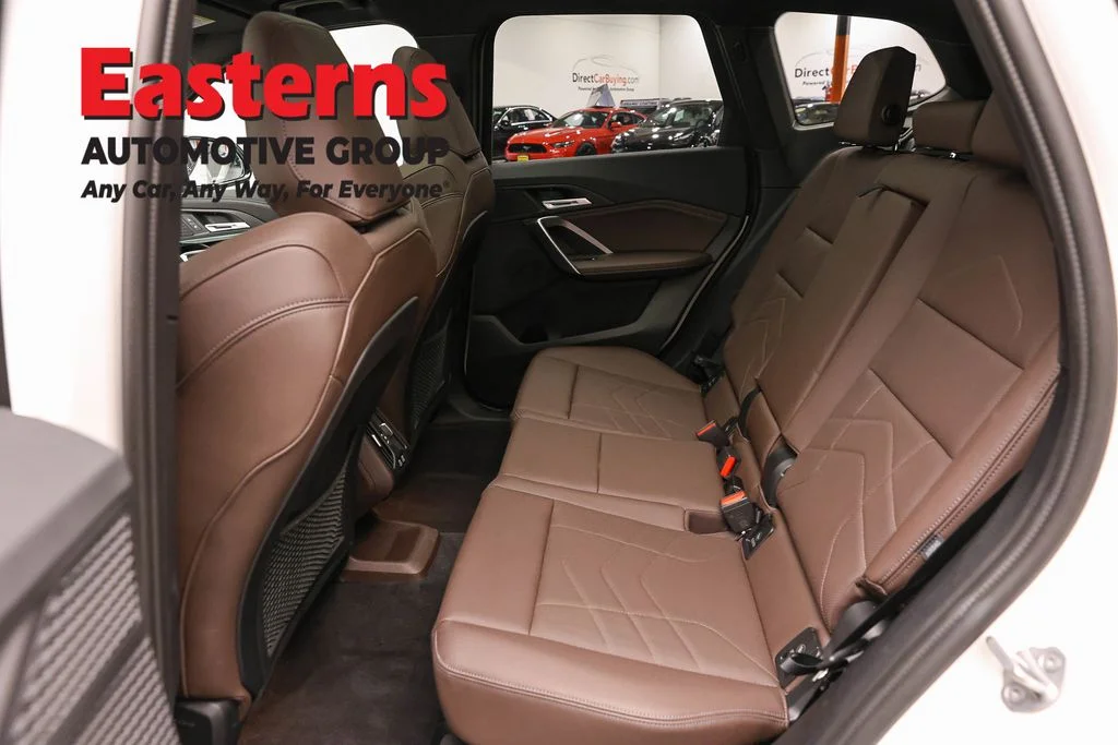 Used 2023 White BMW xDrive28i image 21