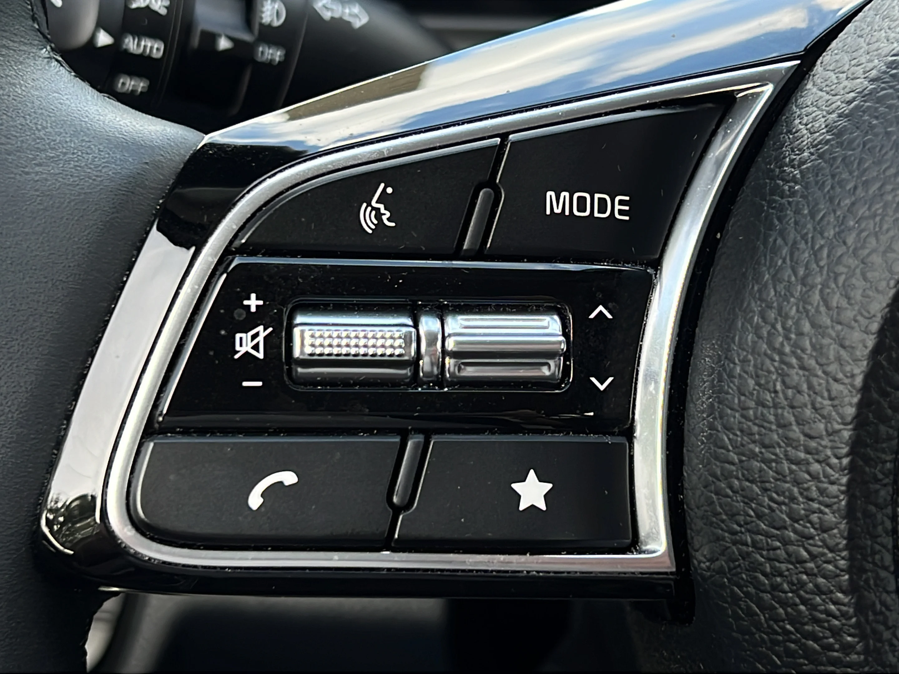 Used 2025 Gravity Gray Kia S image 23