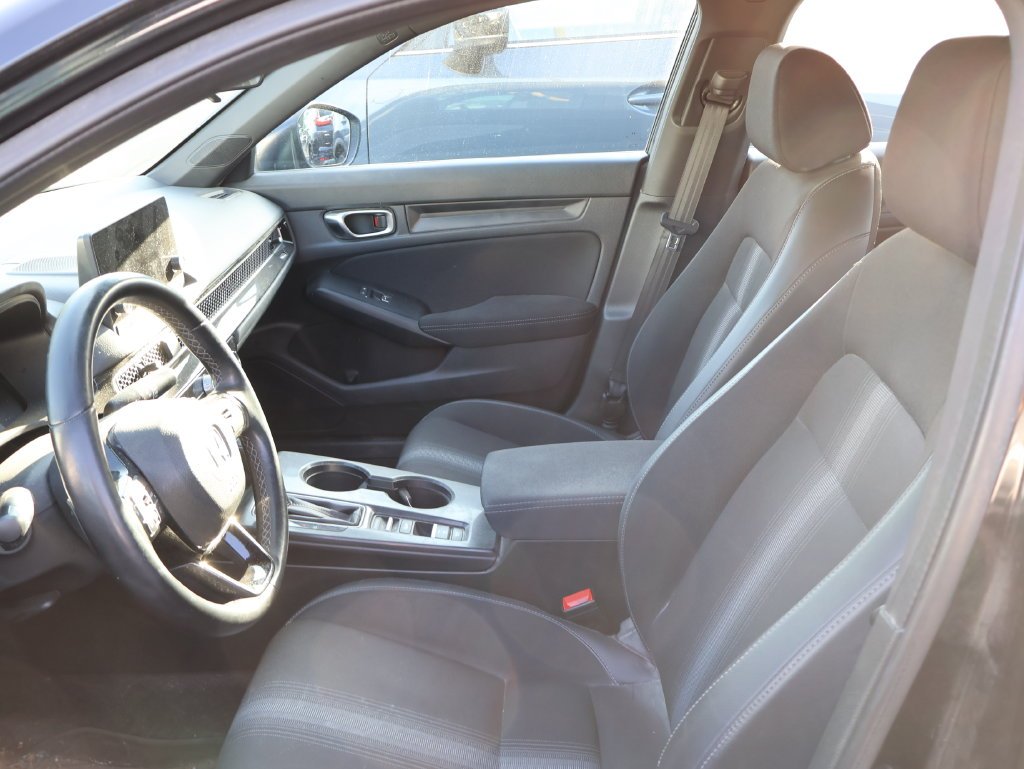 Used 2023  Honda Sport image 11
