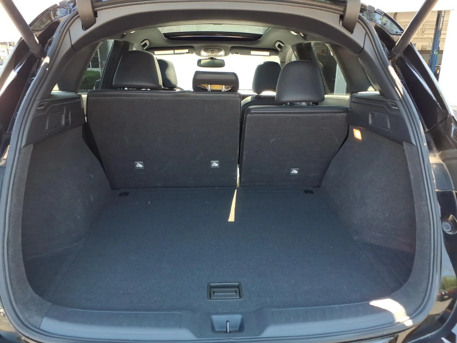 Certified Used 2022 Black INFINITI LUXE image 25