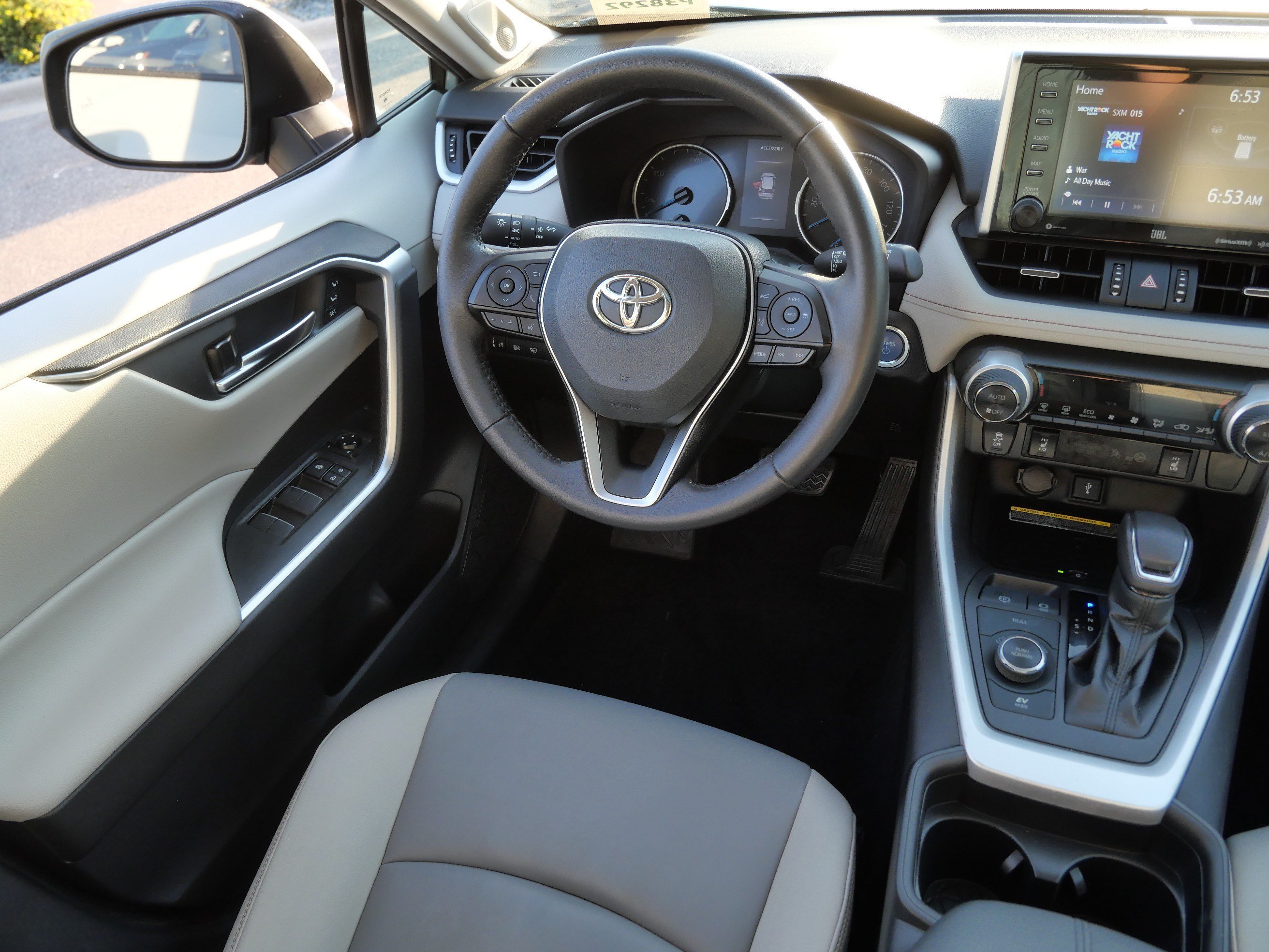 Certified Used 2021 Lunar Rock Toyota Hybrid XLE Premium image 10