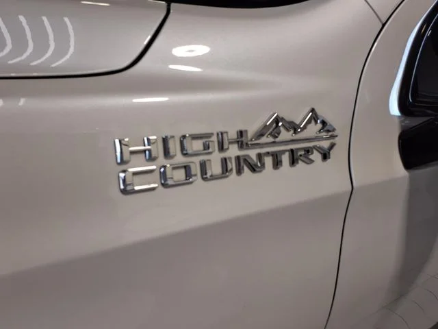 Used 2024 Pearl Chevrolet High Country image 6