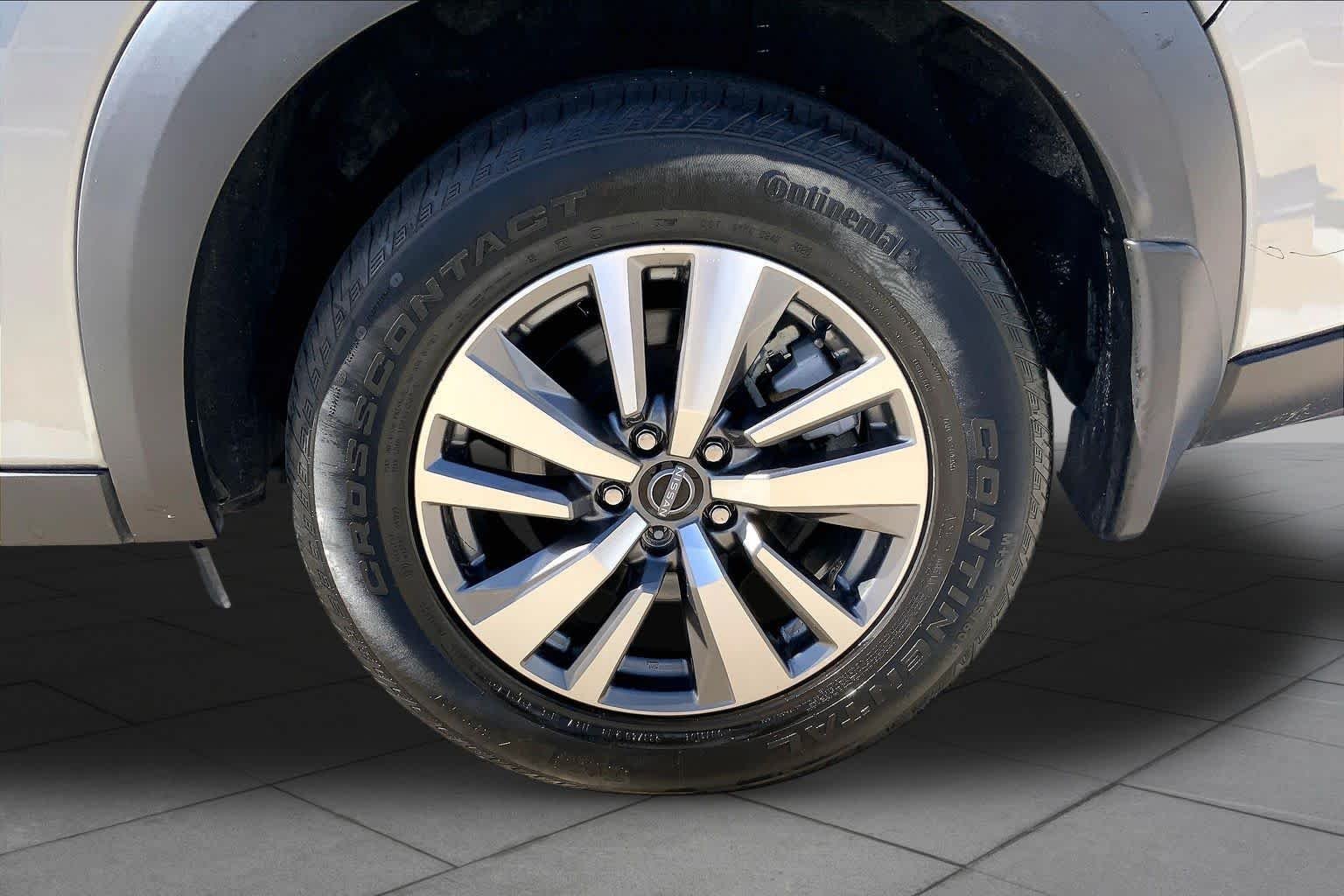 Used 2022 Gun Metallic Nissan SL image 11