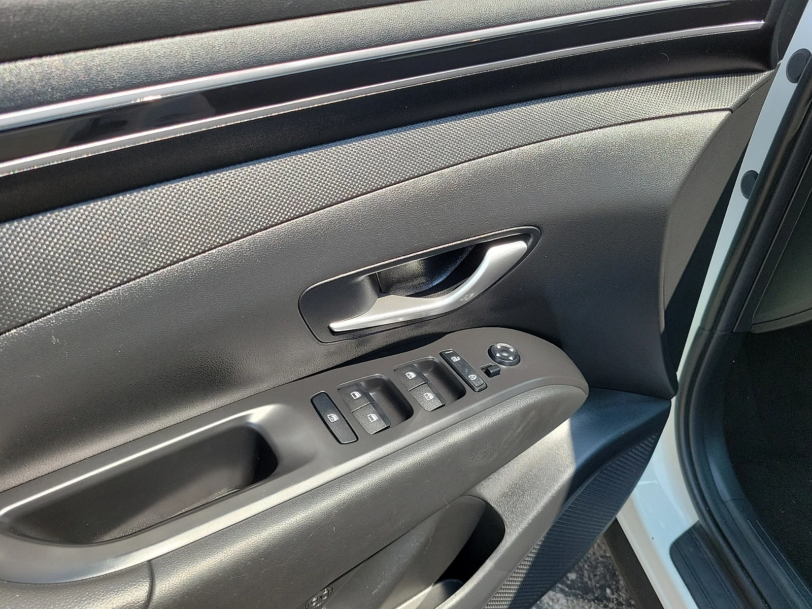 Certified Used 2024 White Pearl Hyundai SEL image 18
