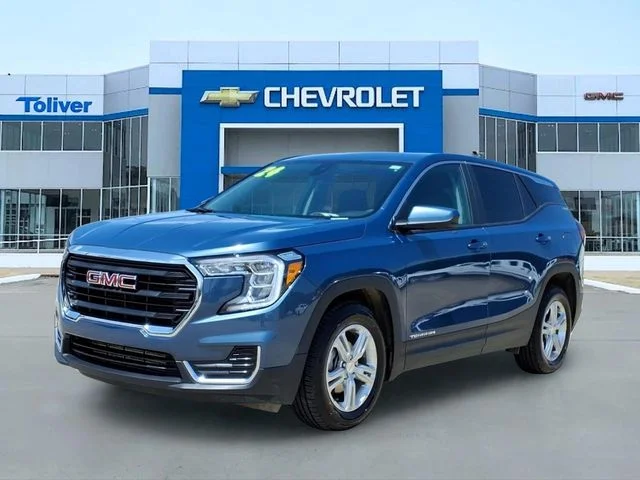 Used 2024 Blue GMC SLE image 2
