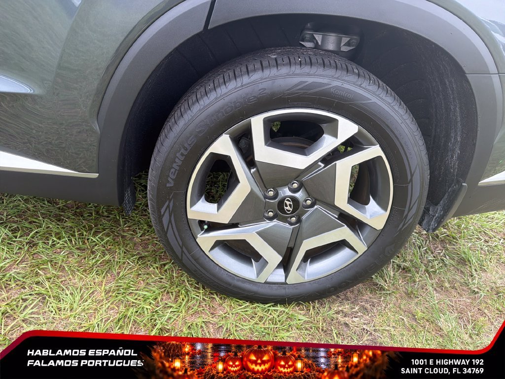 Used 2025 Gray Hyundai SEL Premium image 11