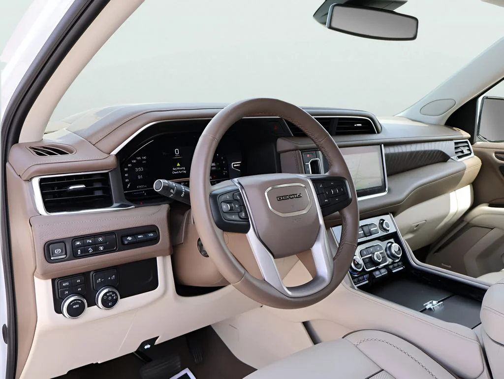 Used 2023 White Frost Tricoat GMC Denali image 18
