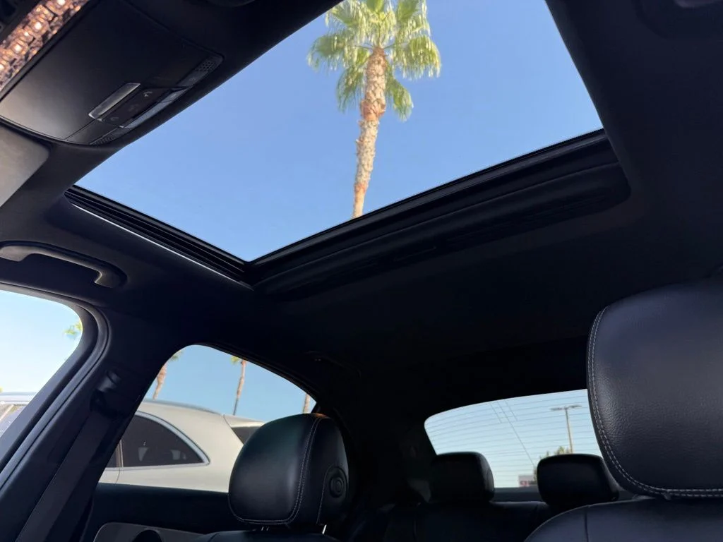 Used 2018  Mercedes-Benz C 350e image 2