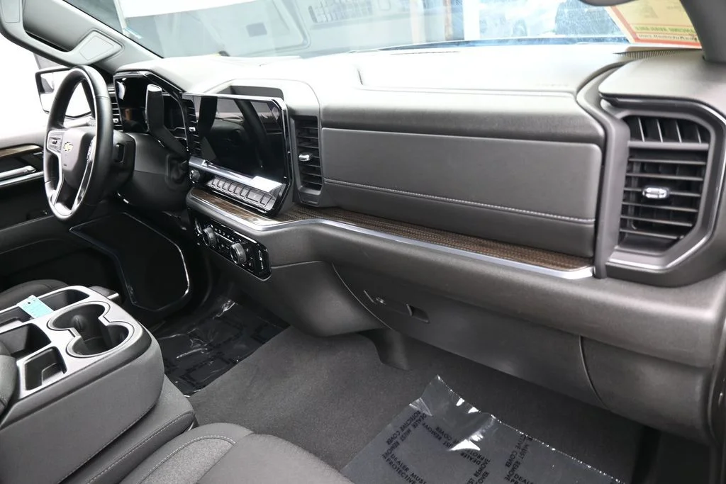 Used 2024 Black Chevrolet LT image 41